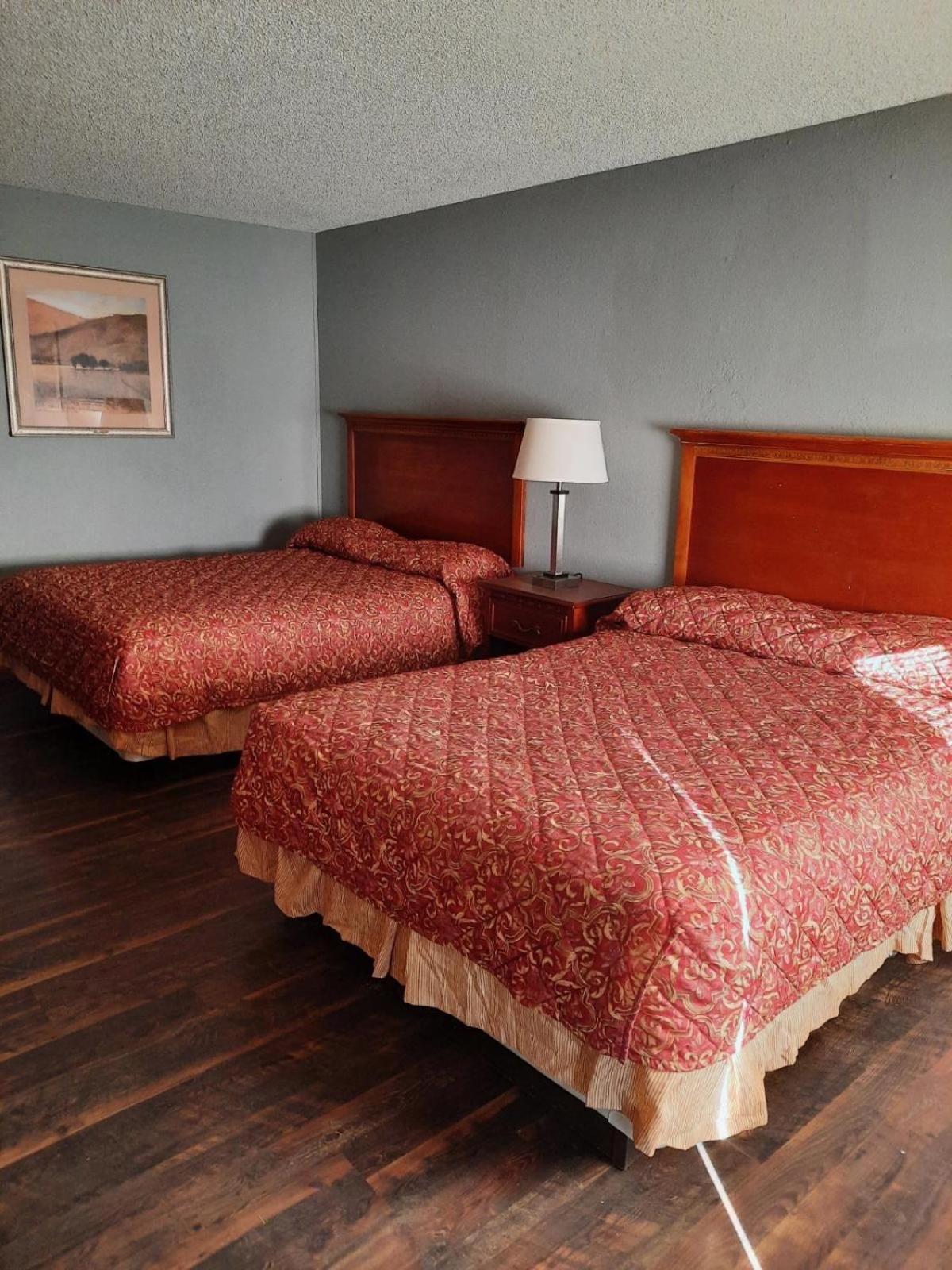 Hiway Inn Express Elk City Exterior foto